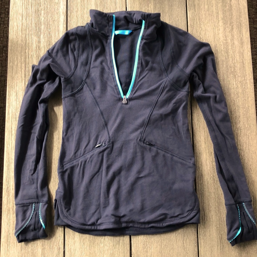 Black Ivivva pullover. Size 8.